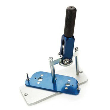 Maquina de crachás varios moldes B-700 B-700